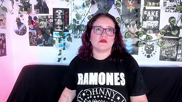 Snapshot of helleen21 chatting on 10, 7, 2026 helleen21 online show from 10, 7, 2026