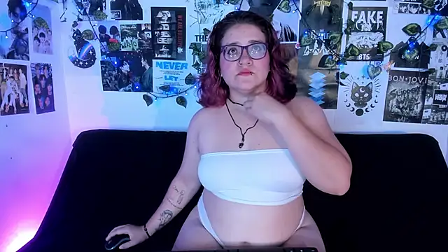 Snapshot of helleen21 chatting on 19, 7, 2026 helleen21 online show from 19, 7, 2026