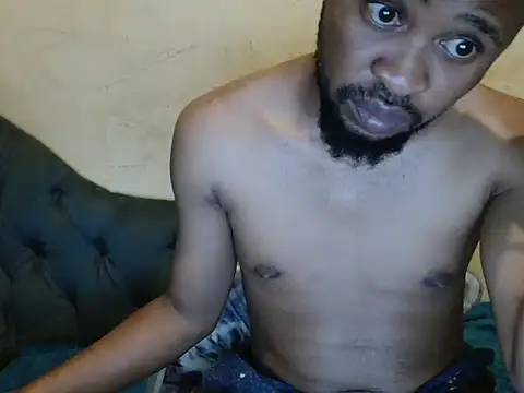Snapshot of xxTroyX chatting on 21, 5, 2026 xxTroyX online show from 21, 5, 2026