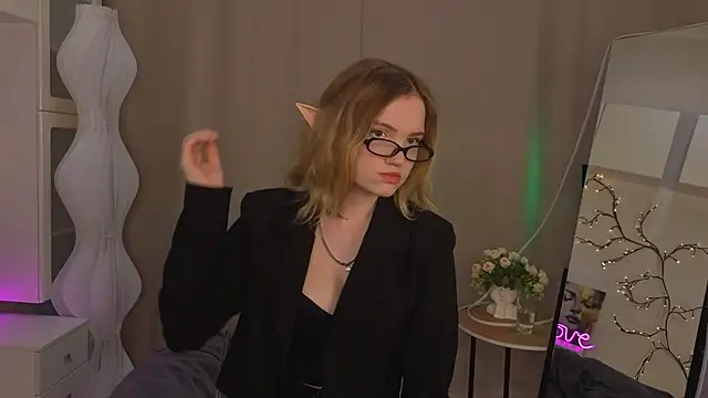 VallieFugate online show from 25, 5, 2026