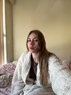 Snapshot of daisycollins chatting on 10, 7, 2026 daisycollins online show from 10, 7, 2026