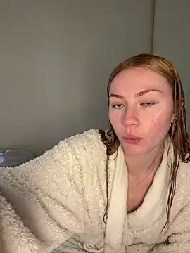 Snapshot of daisycollins chatting on 18, 7, 2026 daisycollins online show from 18, 7, 2026