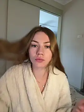 Snapshot of daisycollins chatting on 4, 8, 2026 daisycollins online show from 4, 8, 2026
