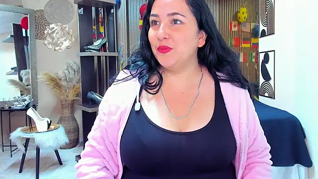 Snapshot of BBWLuxuryMuse chatting on 15, 7, 2026 BBWLuxuryMuse online show from 15, 7, 2026