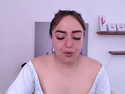 Snapshot of anyela_bubble18 chatting on 22, 5, 2026 anyela bubble18 online show from 22, 5, 2026