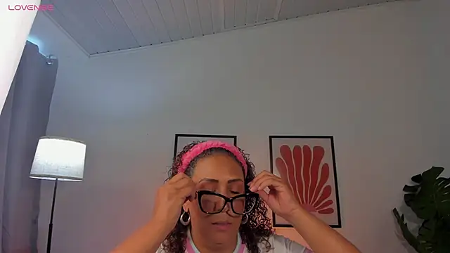 Snapshot of Eva-Millss chatting on 19, 6, 2026 Eva-Millss online show from 19, 6, 2026