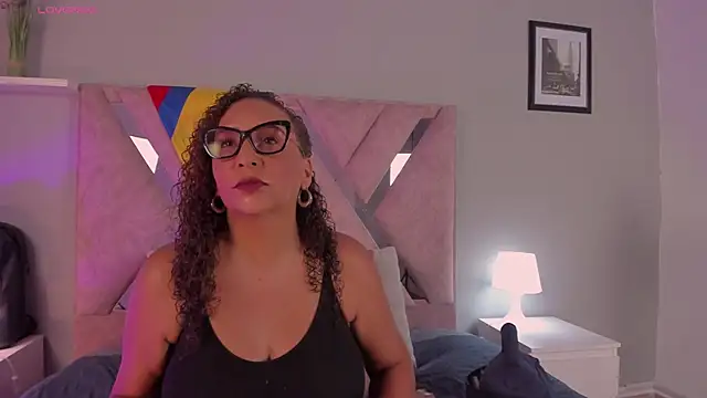 Snapshot of Eva-Millss chatting on 11, 7, 2026 Eva-Millss online show from 11, 7, 2026