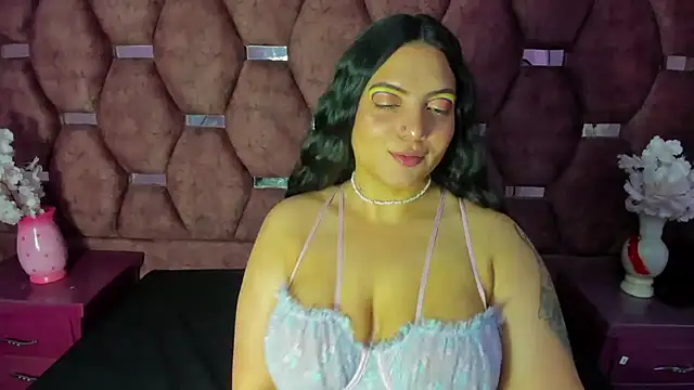 Isabella Mora  online show from 3, 7, 2026