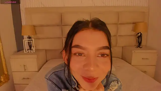 Snapshot of MelCherry chatting on 8, 5, 2026 MelCherry online show from 8, 5, 2026