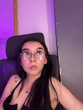Snapshot of MelCherry chatting on 3, 8, 2026 MelCherry online show from 3, 8, 2026