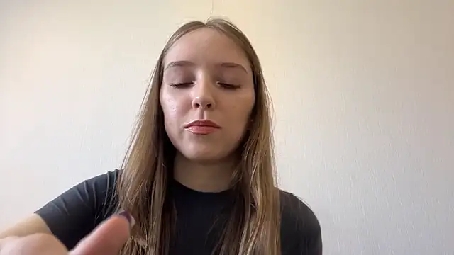 QueenBalensiefen online show from 8, 5, 2026