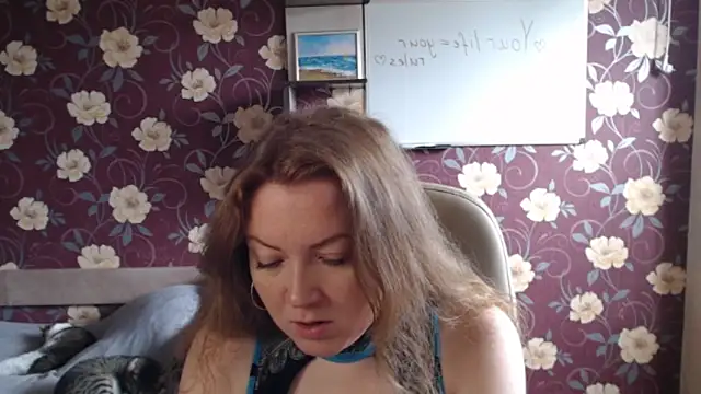 Snapshot of Kate_R chatting on 10, 6, 2026 Kate R online show from 10, 6, 2026
