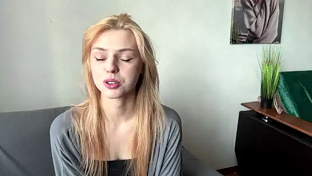 Snapshot of ScarlettRosy chatting on 28, 5, 2026 ScarlettRosy online show from 28, 5, 2026