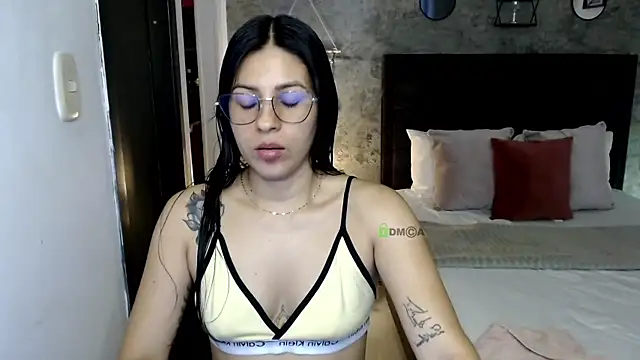 Snapshot of isa_cruzx chatting on 9, 7, 2026 isa cruzx online show from 9, 7, 2026