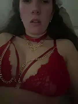 Snapshot of Poupette95 chatting on 4, 5, 2026 Poupette95 online show from 4, 5, 2026