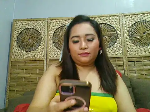Snapshot of KayeDarling chatting on 7, 5, 2026 KayeDarling online show from 7, 5, 2026