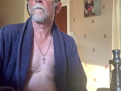 Snapshot of Moonraker64 chatting on 23, 6, 2026 Moonraker64 online show from 23, 6, 2026