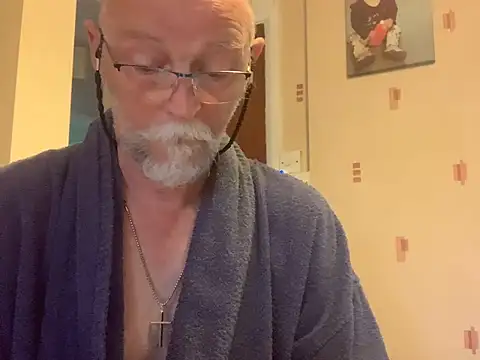 Snapshot of Moonraker64 chatting on 2, 7, 2026 Moonraker64 online show from 2, 7, 2026