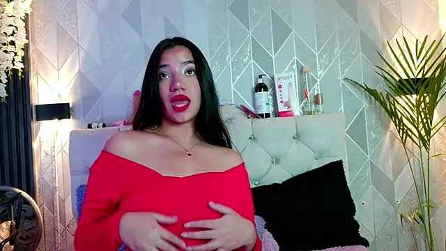 Snapshot of Zaira_bonny chatting on 6, 6, 2026 Zaira bonny online show from 6, 6, 2026