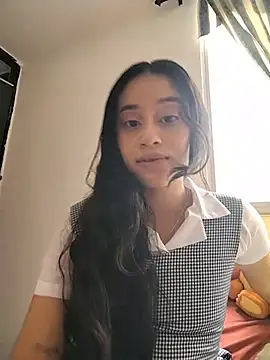 Snapshot of L0lita_Emi12 chatting on 4, 7, 2026 L0lita Emi12 online show from 4, 7, 2026