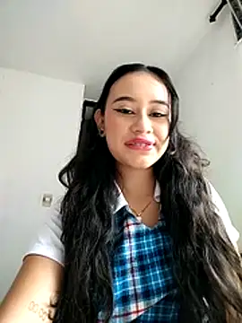 Snapshot of L0lita_Emi12 chatting on 17, 7, 2026 L0lita Emi12 online show from 17, 7, 2026