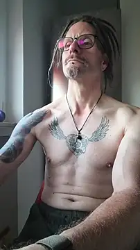 Snapshot of Tattooangel4172 chatting on 28, 5, 2026 Tattooangel4172 online show from 28, 5, 2026