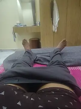 Snapshot of santhoshkannadaboy chatting on 18, 6, 2026 santhoshkannadaboy online show from 18, 6, 2026