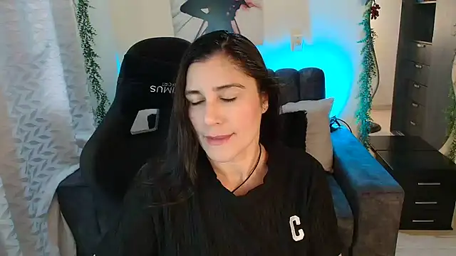 LUCYMILF SEXY online show from 2, 7, 2026