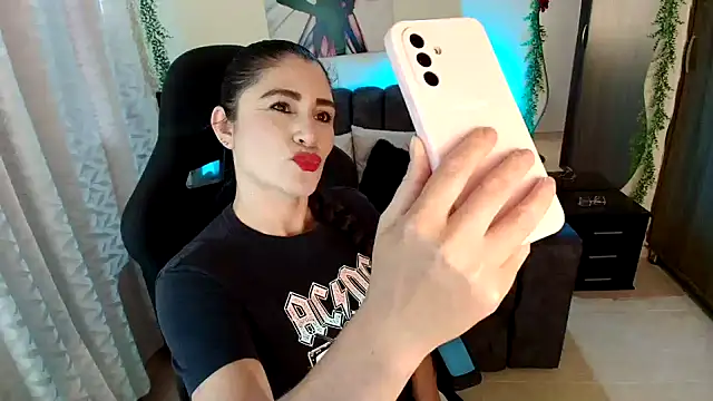 LUCYMILF SEXY online show from 31, 7, 2026