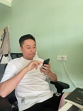 Snapshot of mrcake666 chatting on 4, 8, 2026 mrcake666 online show from 4, 8, 2026