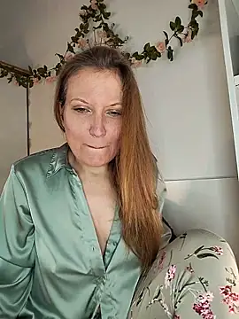 Snapshot of Candy_Cougar chatting on 15, 5, 2026 Candy Cougar online show from 15, 5, 2026