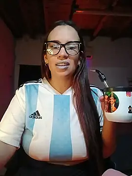 Snapshot of Micaysugordito chatting on 4, 7, 2026 Micaysugordito online show from 4, 7, 2026
