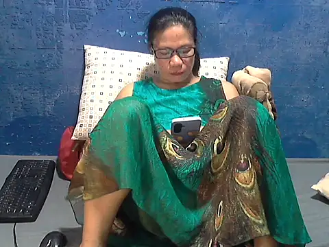 hotchilimom online show from 21, 5, 2026
