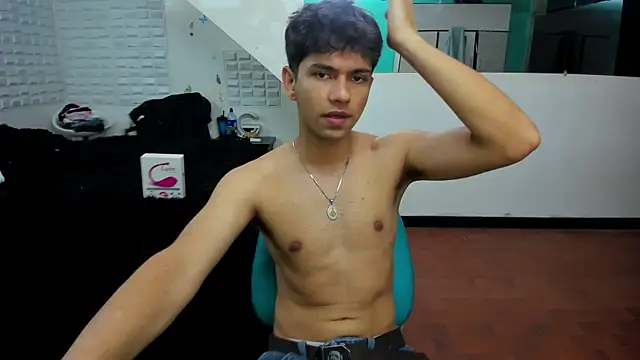 Erick hot12 online show from 4, 5, 2026