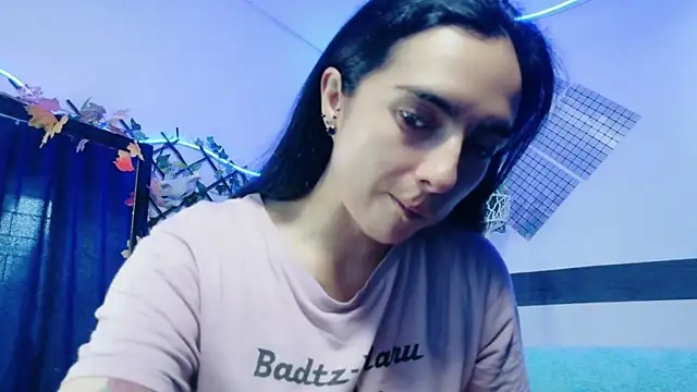 Snapshot of KandyParis chatting on 4, 7, 2026 KandyParis online show from 4, 7, 2026