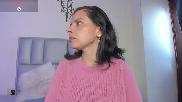 Snapshot of Shanttal_queen chatting on 6, 5, 2026 Shanttal queen online show from 6, 5, 2026