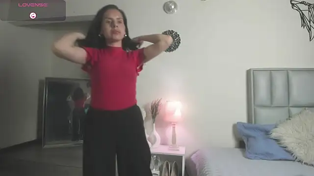 Snapshot of Shanttal_queen chatting on 28, 5, 2026 Shanttal queen online show from 28, 5, 2026