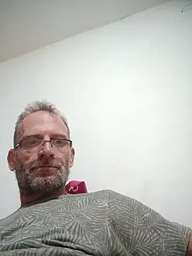 Snapshot of CulturedBus909 chatting on 18, 6, 2026 CulturedBus909 online show from 18, 6, 2026