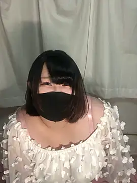 Snapshot of shino_n642 chatting on 19, 5, 2026 shino n642 online show from 19, 5, 2026