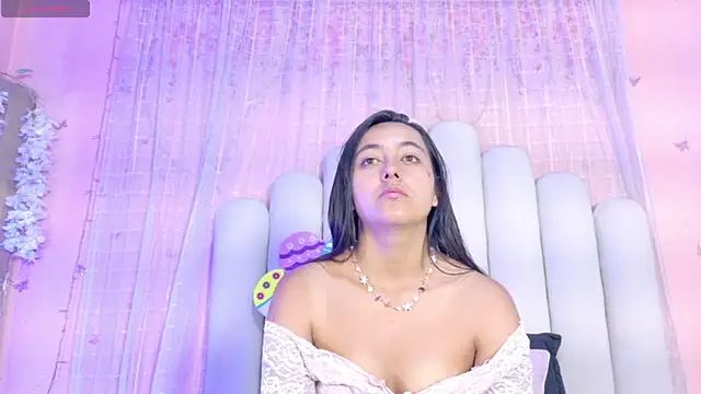 Hollyyqueen  online show from 3, 7, 2026