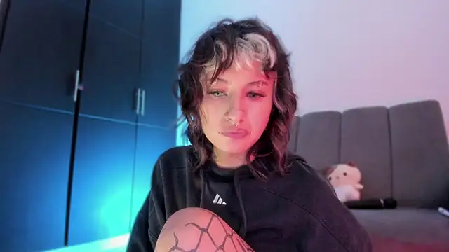Snapshot of vandalovee_ chatting on 30, 5, 2026 vandalovee online show from 30, 5, 2026