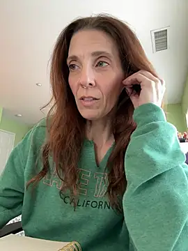 Snapshot of Raevyn chatting on 26, 5, 2026 Raevyn online show from 26, 5, 2026