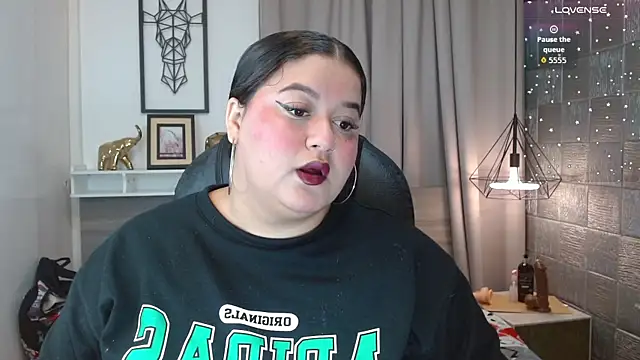 Snapshot of Princess_Xoxo chatting on 9, 7, 2026 Princess Xoxo online show from 9, 7, 2026