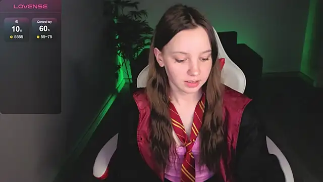 Snapshot of lolytaberry chatting on 4, 7, 2026 lolytaberry online show from 4, 7, 2026