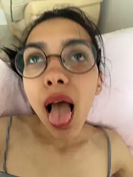 LeslyJouretdy online show from 17, 5, 2026