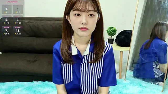 Snapshot of Tsukichan_ chatting on 8, 7, 2026 Tsukichan online show from 8, 7, 2026
