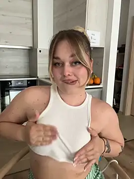 Snapshot of lilixcake chatting on 17, 5, 2026 lilixcake online show from 17, 5, 2026