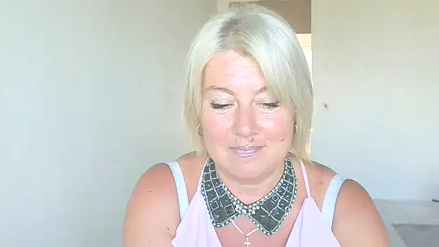 MollyyJoyy online show from 19, 7, 2026