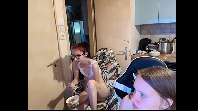 Sexycouple3518 online show from 27, 5, 2026