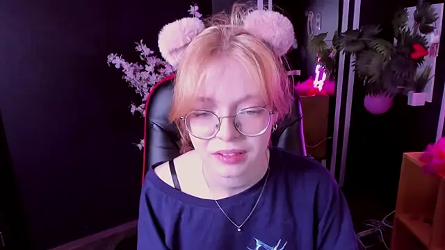 Snapshot of FoxxyyPolly chatting on 23, 5, 2026 FoxxyyPolly online show from 23, 5, 2026